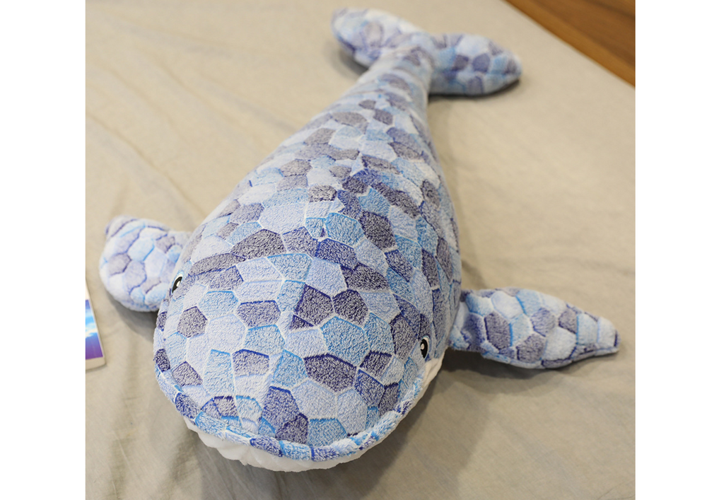 Plyšová velryba 90 cm šedá měkká maskot pro děti