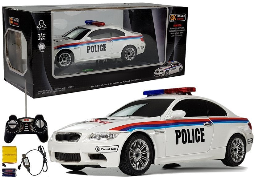 Policejní auto na dálkové ovládání 1:18 s pilotem bílé