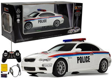 Policejní auto na dálkové ovládání 1:18 s pilotem bílé