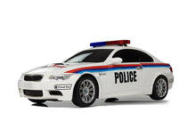 Policejní auto na dálkové ovládání 1:18 s pilotem bílé