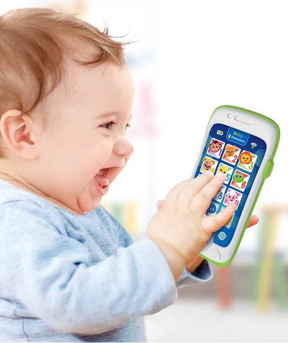 První mluvící dotykový smartphone pro nejmenší – Clementoni