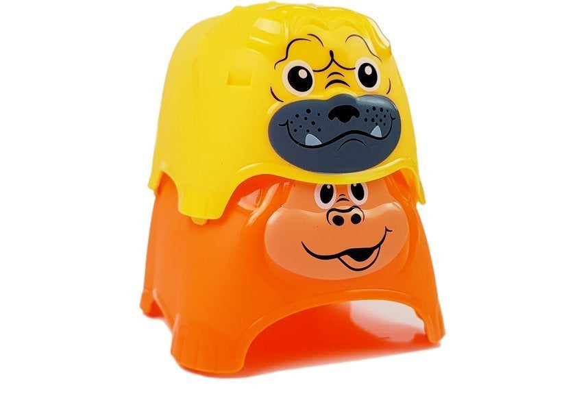 Pyramida pro miminka se zvířátky z barevných kelímků