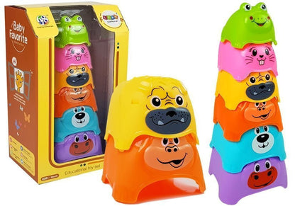 Pyramida pro miminka se zvířátky z barevných kelímků