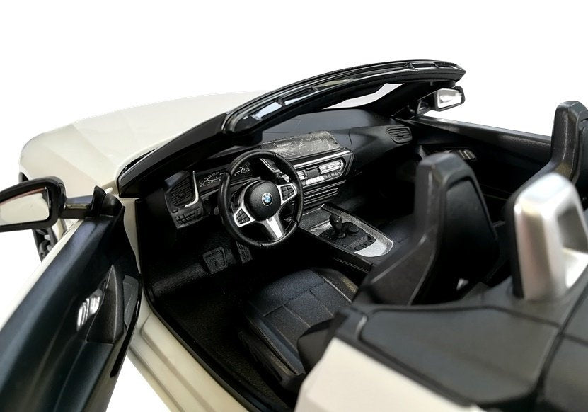 RC auto BMW Z4 Roadster 1:14 s osvětlením a ovladačem bílé