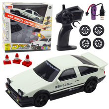 RC auto na drift s výměnnými koly 4WD dálkové ovládání bílé