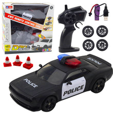 RC auto na drift s výměnnými koly 4WD policie na dálkové ovládání