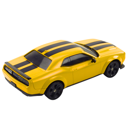 RC auto na drift s výměnnými koly a 4WD pohonem žluté