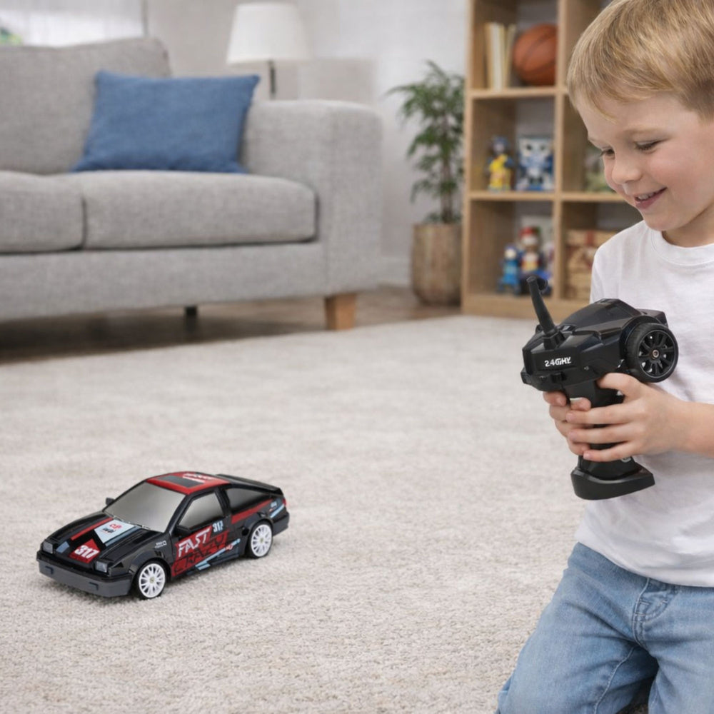 RC auto na driftování se zaměnitelnými koly černé 1:24