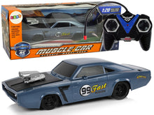 RC auto sportovní s pilotem 1:20 šedé s nálepkami