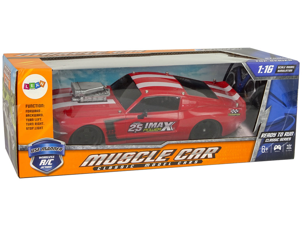 RC sportovní auto 1:16 s pilotem červené s bílými pruhy