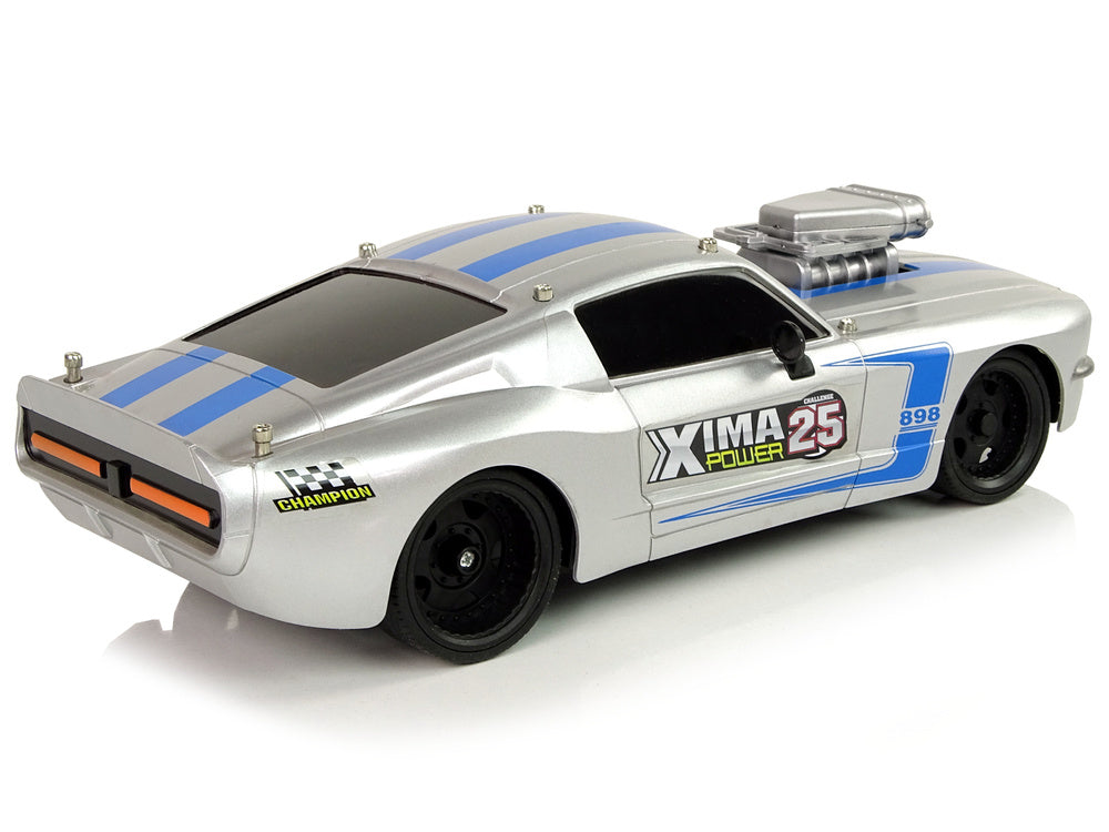 RC sportovní auto 1:16 s pilotem stříbrné modré pruhy