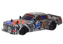 RC sportovní auto na dálkové ovládání 1:18 s pilotem šedé