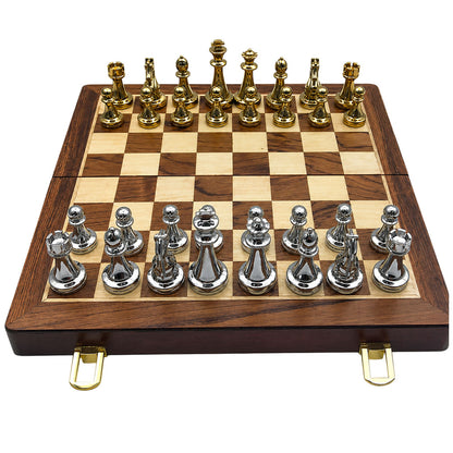 Šachy kovové figurky se skládací deskou – strategická hra