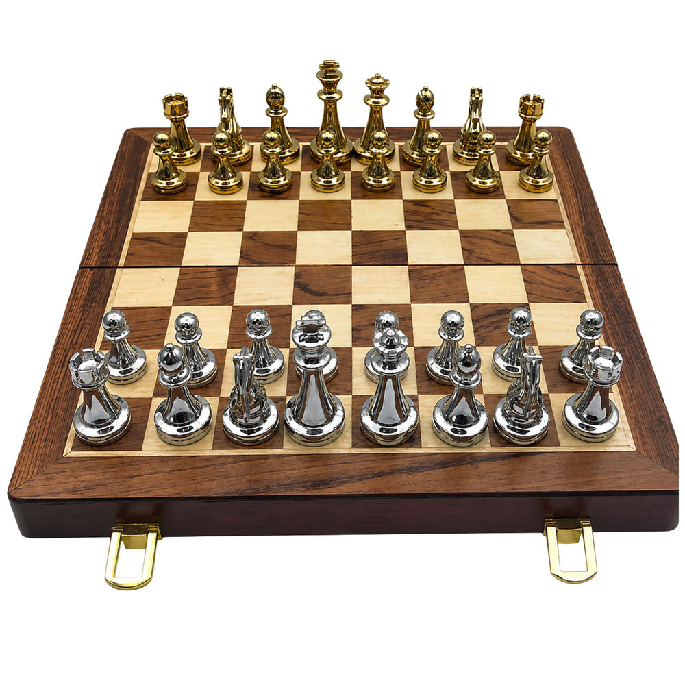 Šachy kovové figurky se skládací deskou – strategická hra