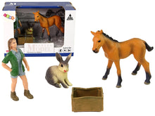 Sada figurek kůň s veterinářem a zajícem světlá