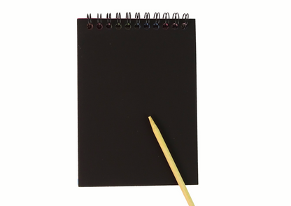 Škrabací notes pro děti s dřevěným rydlem 10 kartek modrý