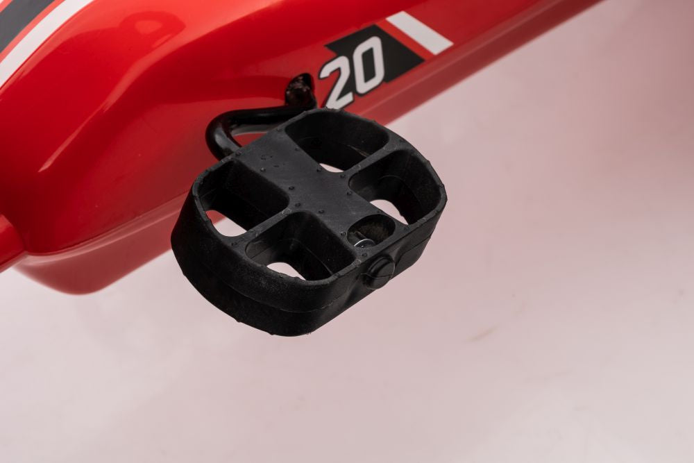Šlapací gokart G208 – s ručním brzděním a spojkou | červený