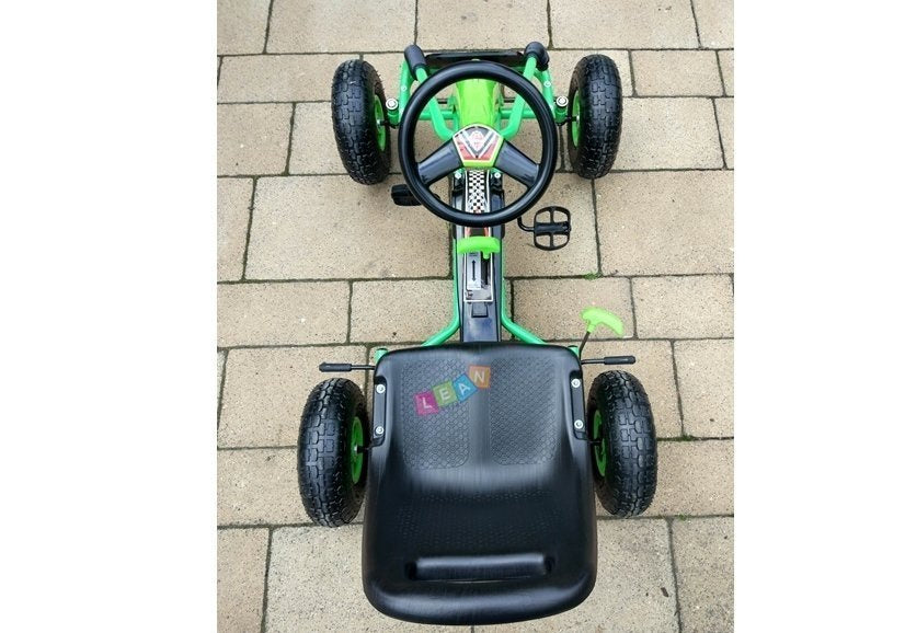 Šlapací gokart s nafukovatelnými koly a ručními brzdami zelený