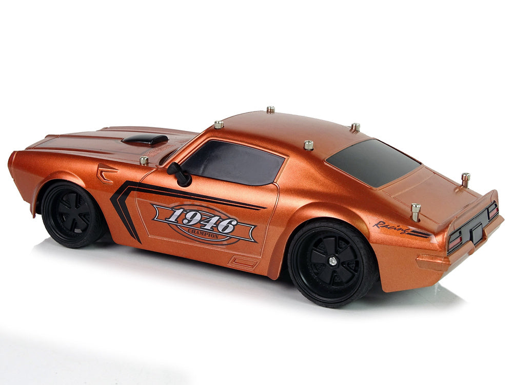 Sportovní auto na dálkové ovládání 1:18 s pilotem hnědé