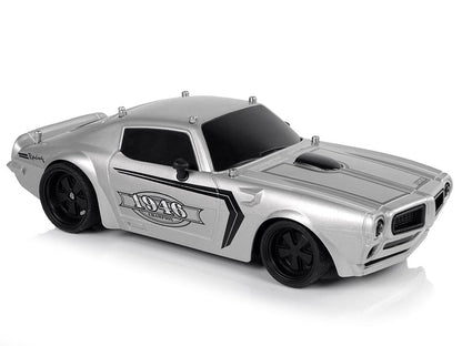 Sportovní auto na dálkové ovládání 1:18 s pilotem stříbrné