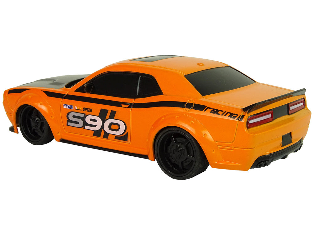 Sportovní auto na dálkové ovládání 1:24 s pilotem oranžové