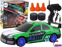 Sportovní auto na dálkové ovládání 1:24 – zelené s výměnnými koly
