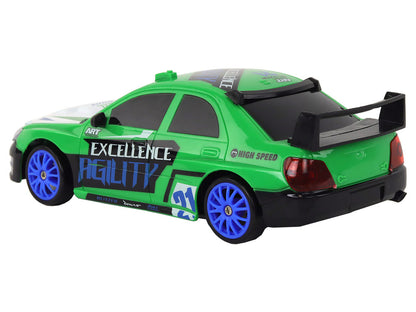 Sportovní auto na dálkové ovládání 1:24 – zelené s výměnnými koly