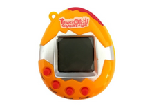 Tamagotchi elektronické zvířátko – oranžové s breloczkem