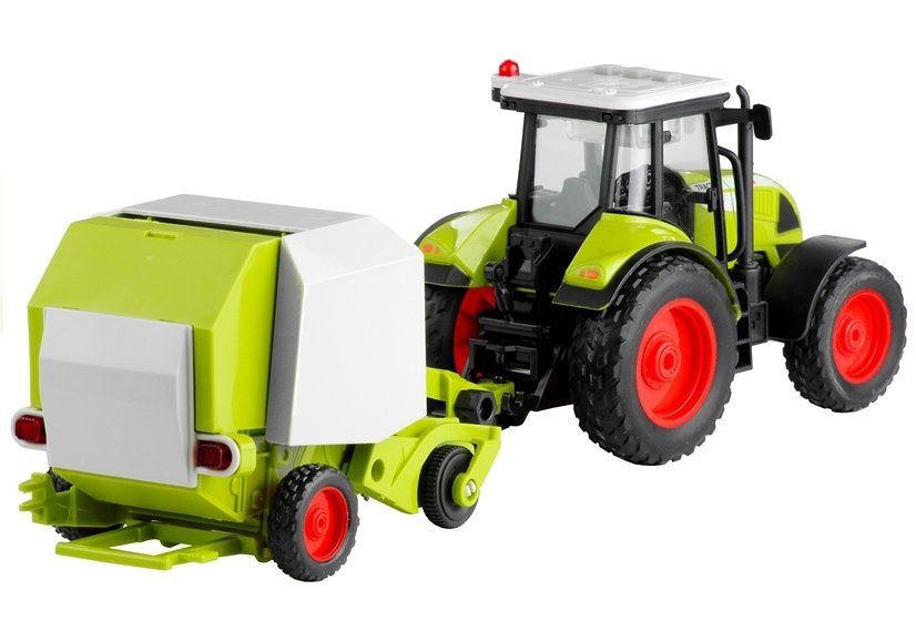 Traktor s lisem na balíky slámy 37,5 cm se zvuky a světly