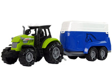 Traktor s přívěsem pro koně se zvuky zelený farma