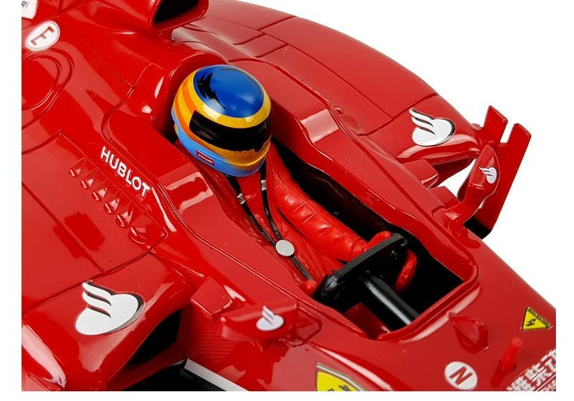 Závodní auto Formule 1 na dálkové ovládání Ferrari F138 červené