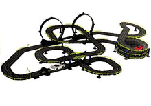 Závodní dráha s 2 autíčky – slot cars 1:43 s ovladači
